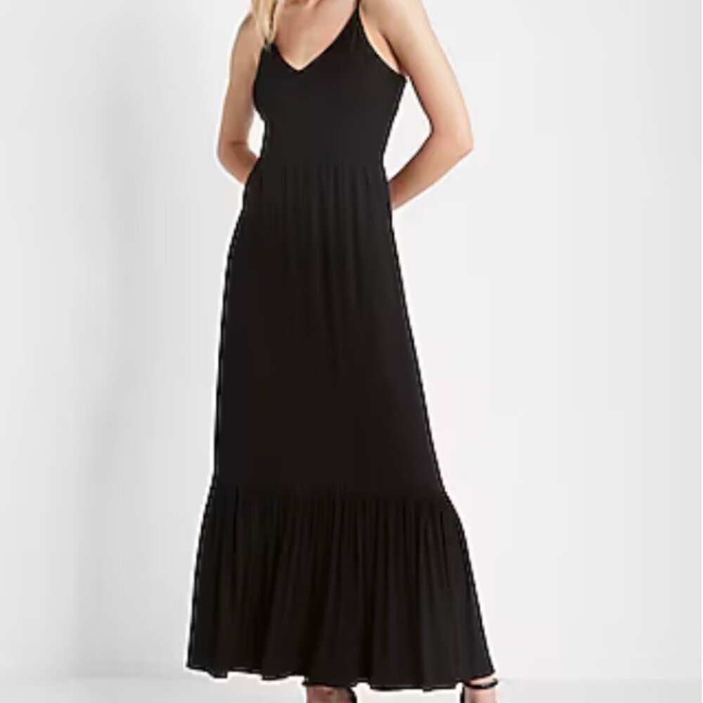 Express – Black Tiered Ruffle V-Neck, Back Cut-Out Maxi Dress (Size XL), NWT